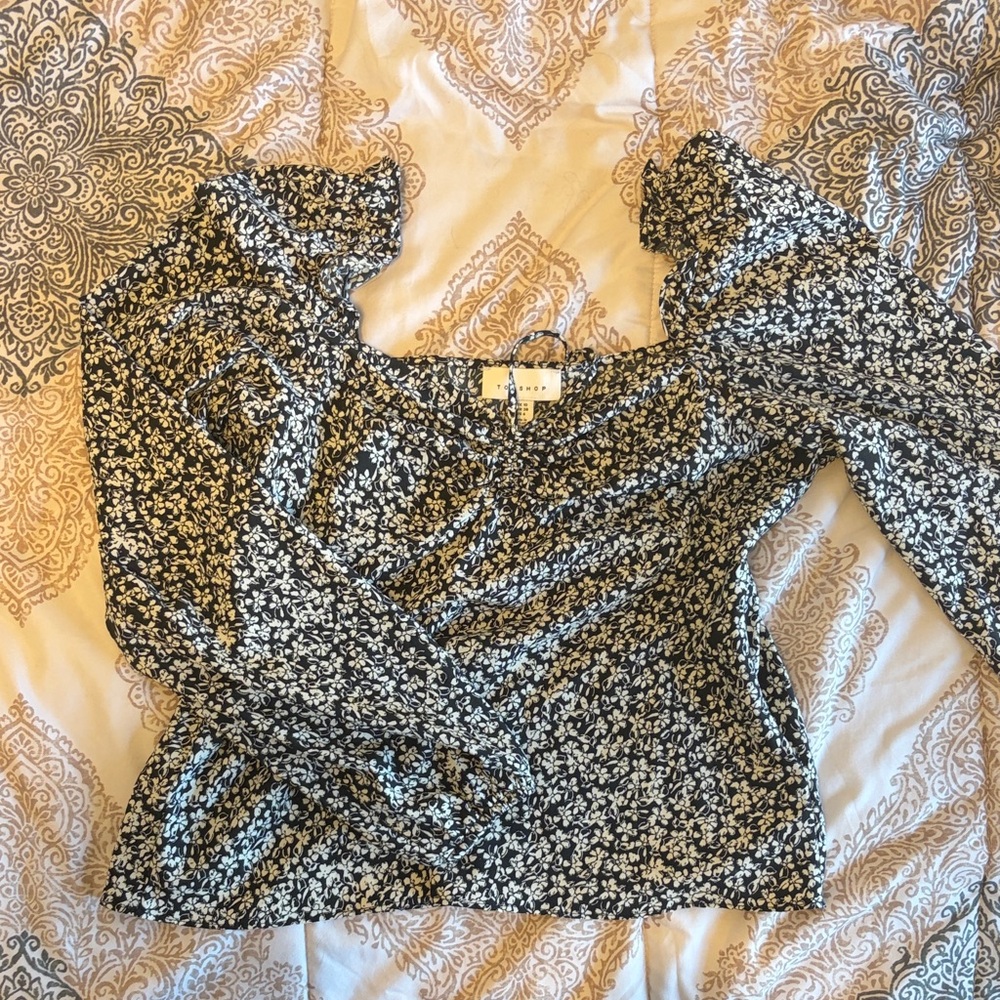 Topshop Black and White Floral Puff-Sleeve Blouse